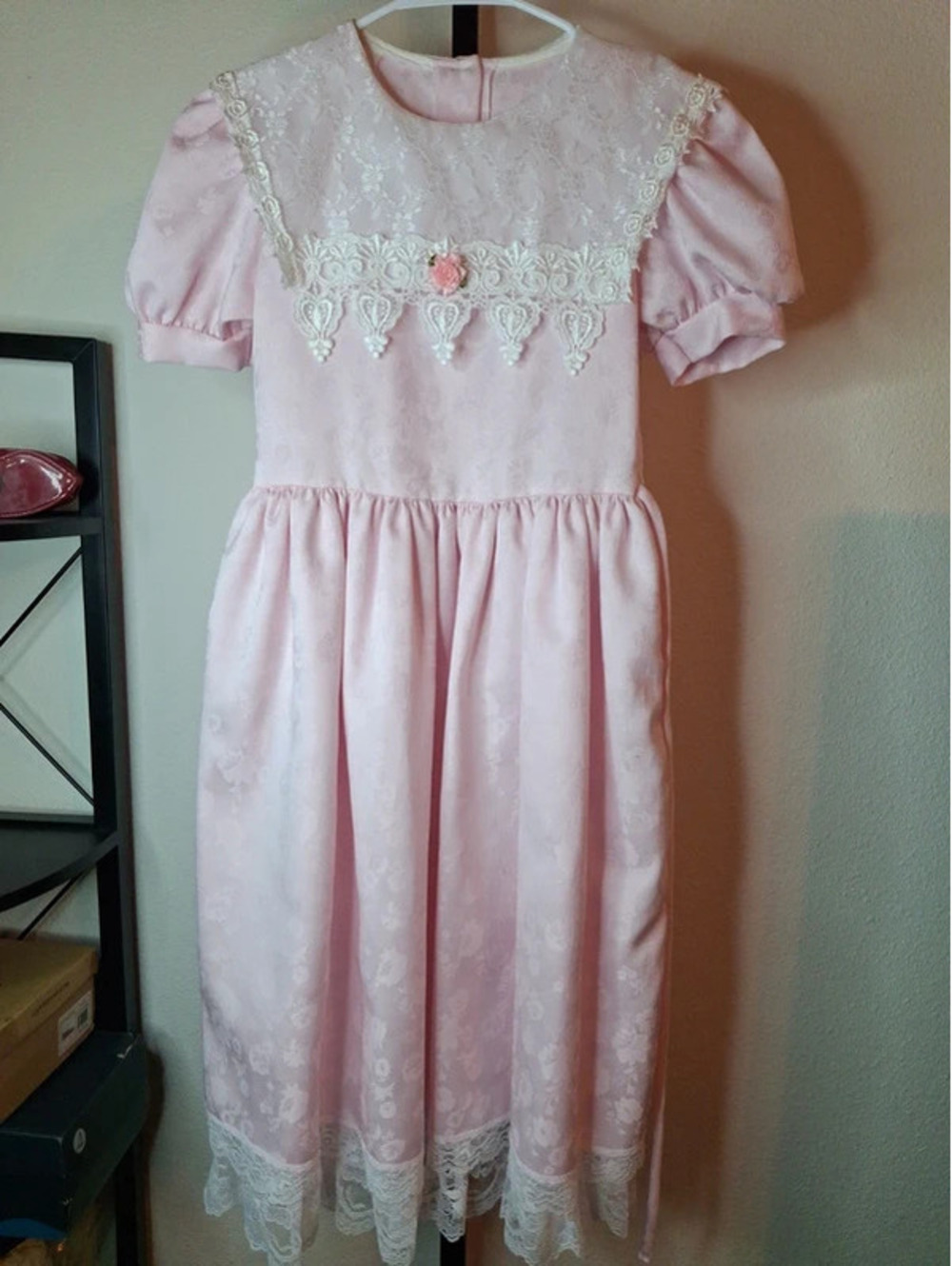 Vintage light pink short-sleeve children's dress size 10